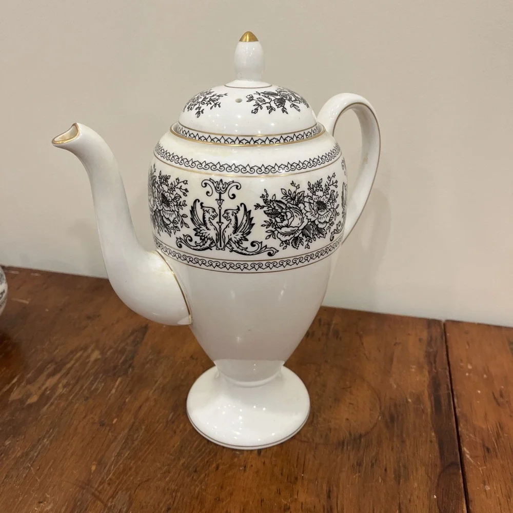 Wedgwood Black Columbia large coffee pot, Sugar, Creamer Set, Rare,‎ Excellent